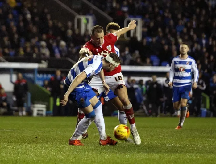 Framed Print : Bristol City's Wilbraham Fights for Possession against Reading Defenders in Sky Bet Championship Match, 2016