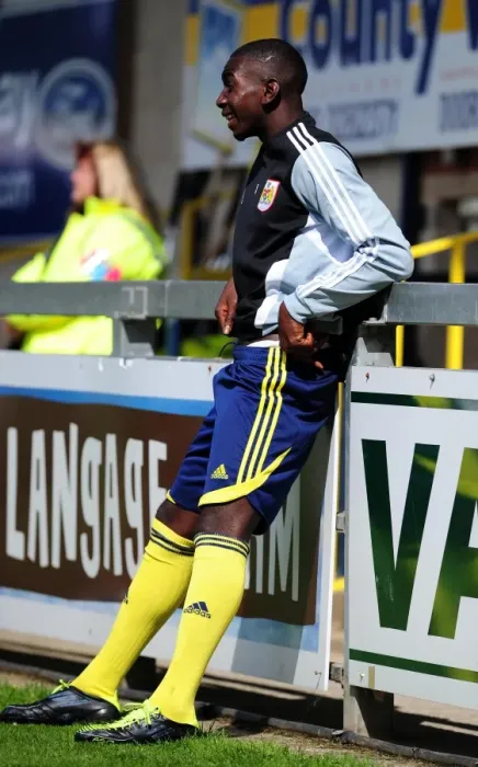 Framed Print : Bristol City's Yannick Bolasie in Action: Torquay Clash Framed Print : Bristol City's Yannick Bolasie in Action: Torquay Clash
