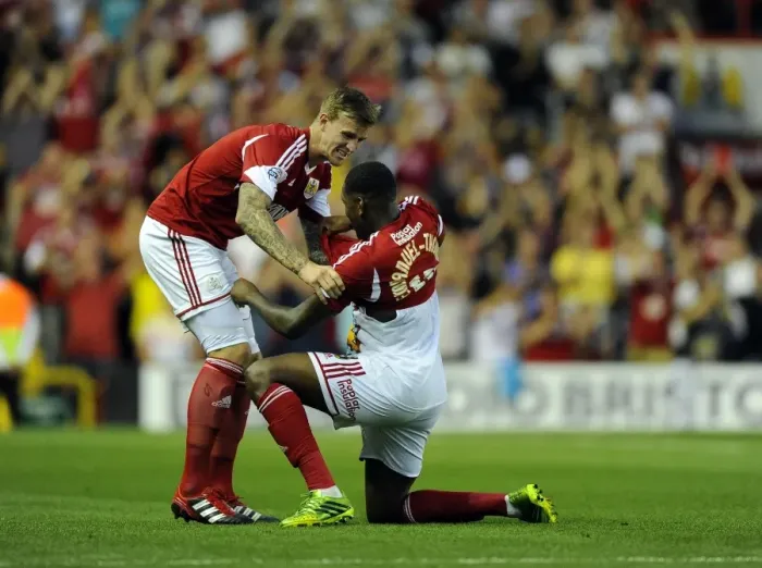 Framed Print : Bristol Derby: Jay Emmanuel-Thomas's Stunning Goal Lifts Bristol City Over Rovers in Johnstone's Paint Trophy