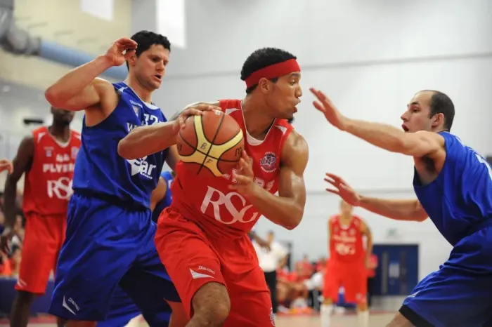 Framed Print : Bristol Flyers Greg Streete in Intense Basketball Action