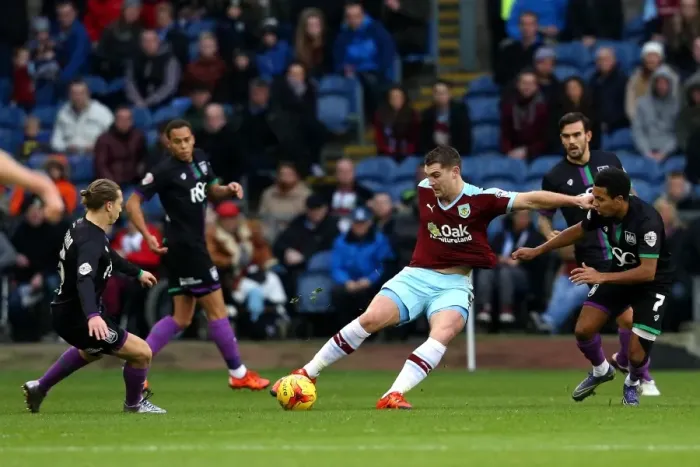 Framed Print : Burnley's Sam Vokes in Action Against Bristol City, Sky Bet Championship (December 2015)