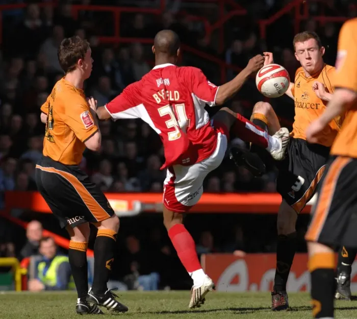 Framed Print : Byfield's Thrilling Moment: Bristol City vs. Wolverhampton Wanderers