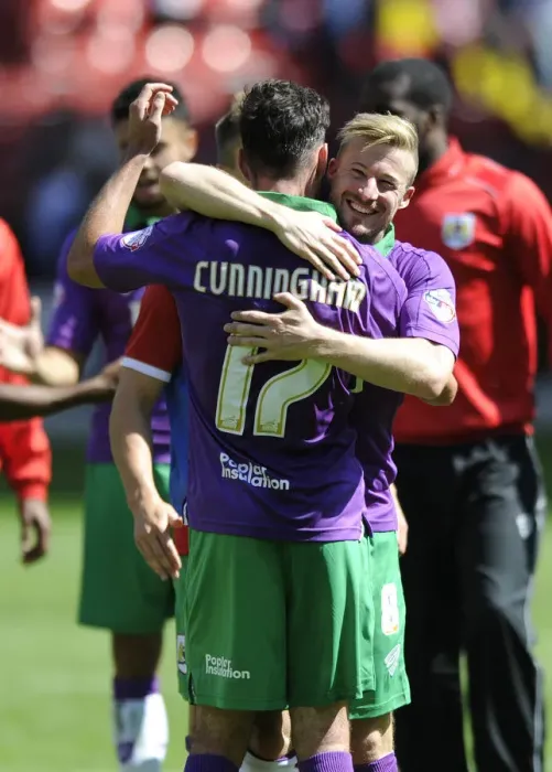 Framed Print : Celebrating the Win: Wade Elliott and Gregg Cunningham of Bristol City After Scoring the First Goal Against Sheffield United (09-08-2014)