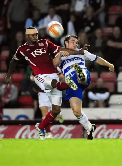 Framed Print : Championship Clash: Marvin Elliott vs. Jay Tabb - September 2011, Bristol City vs. Reading Framed Print : Championship Clash: Marvin Elliott vs. Jay Tabb - September 2011, Bristol City vs. Reading