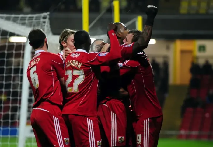Framed Print : Championship Clash: Marvin Elliott's Brace for Bristol City at Vicarage Road (2011)