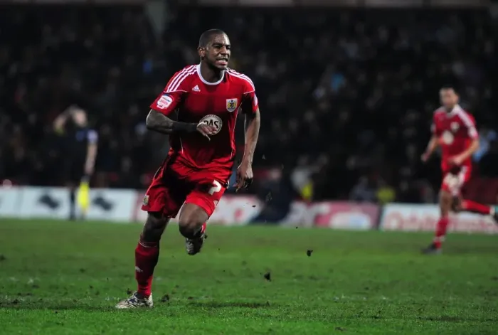 Framed Print : Championship Clash: Marvin Elliott's Brace - Watford vs. Bristol City (2011)
