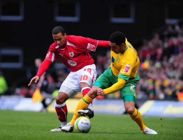 Framed Print : The Championship Clash: Norwich City vs. Bristol City - A Football Rivalry (Season 08-09)