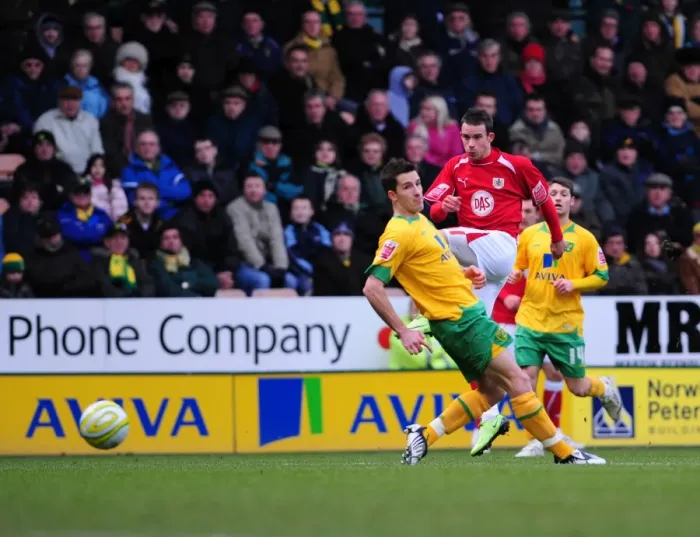 Framed Print : The Championship Clash: Norwich City vs. Bristol City (Season 08-09) Framed Print : The Championship Clash: Norwich City vs. Bristol City (Season 08-09)