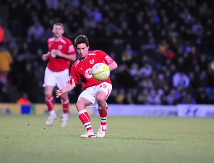 Framed Print : The Championship Clash: Norwich City vs. Bristol City - A Football Rivalry (Season 08-09)