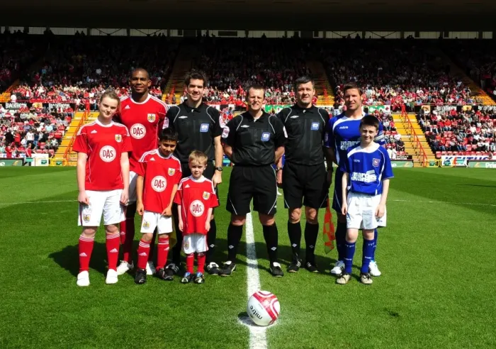 Framed Print : Championship Showdown: Bristol City vs Ipswich Town at Ashton Gate Stadium - 16th April 2011