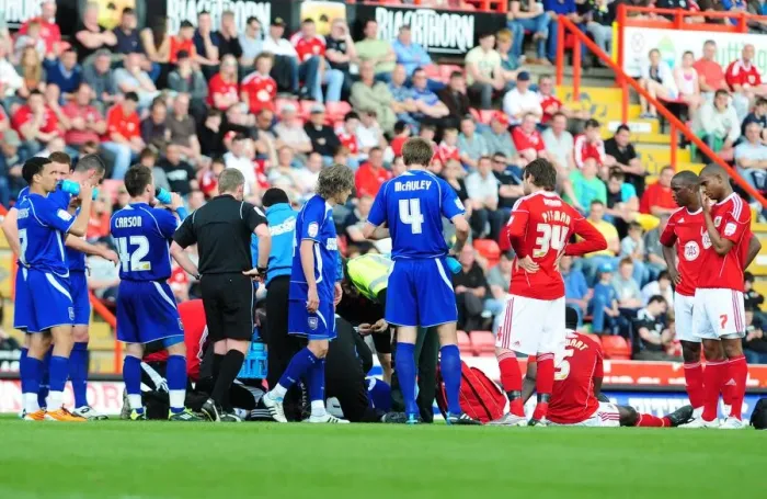 Framed Print : Championship Showdown: Bristol City vs Ipswich Town at Ashton Gate Stadium (April 16, 2011)