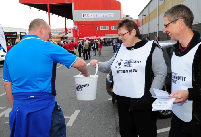 Framed Print : Championship Showdown: Bristol City vs Leeds United at Ashton Gate
