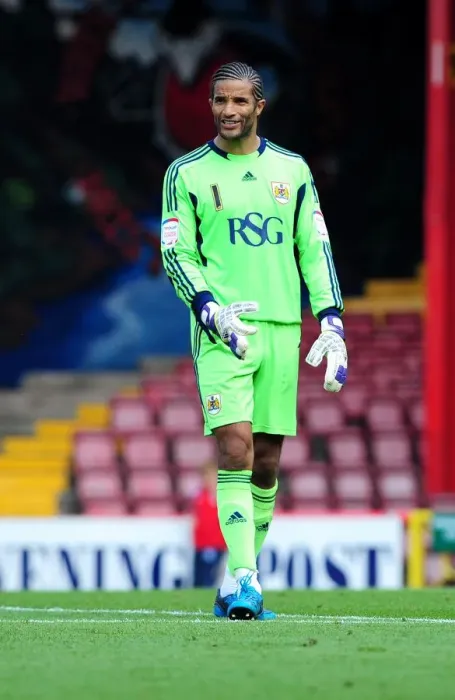 Framed Print : Championship Showdown: David James in Action - Bristol City vs. West Brom, 2011 Framed Print : Championship Showdown: David James in Action - Bristol City vs. West Brom, 2011