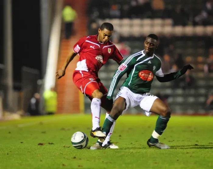 Framed Print : Championship Showdown: Elliott vs. Bolasie - Bristol City vs. Plymouth Argyle (16-03-2010) Framed Print : Championship Showdown: Elliott vs. Bolasie - Bristol City vs. Plymouth Argyle (16-03-2010)