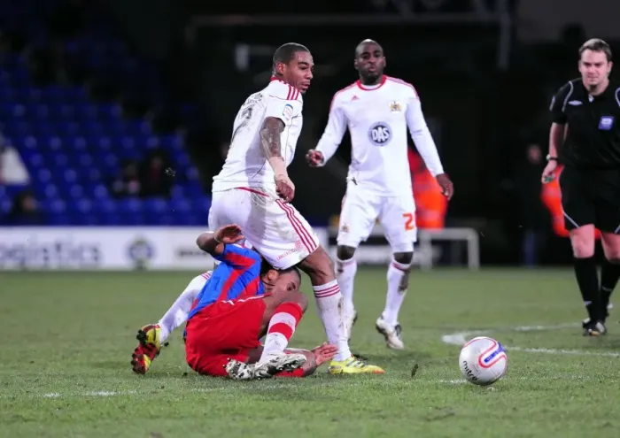Framed Print : Championship Showdown: Elliott vs. Danns - Bristol City vs. Crystal Palace (January 2011)