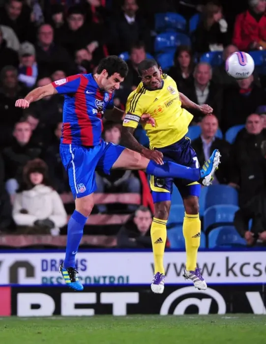 Framed Print : Championship Showdown: Marvin Elliott vs. Mile Jedinak - Crystal Palace vs. Bristol City, 15 / 10 / 2011