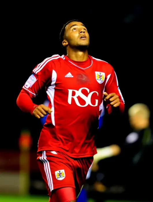 Framed Print : Championship Showdown: Nicky Maynard's Brace for Bristol City against Leicester City - 06 / 08 / 2011