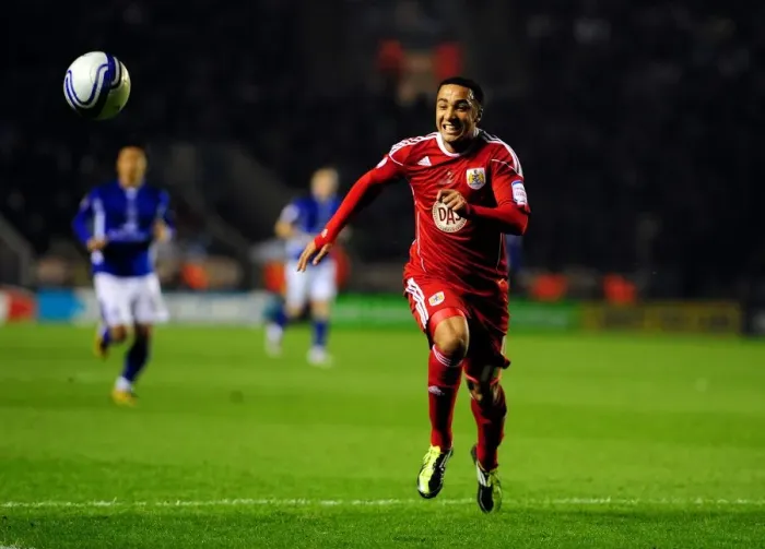 Framed Print : Chasing Glory: Nicky Maynard's Pursuit in the Championship Clash between Leicester City and Bristol City, 2011