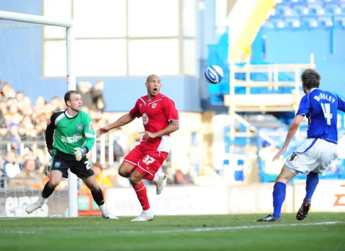 Framed Print : Chris Iwelumo's Dramatic Header Hits the Bar: Ipswich Town vs. Bristol City Framed Print : Chris Iwelumo's Dramatic Header Hits the Bar: Ipswich Town vs. Bristol City