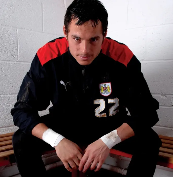 Framed Print : Chris Weale: Unyielding Determination in Bristol City Football Club's 08-09 Season Framed Print : Chris Weale: Unyielding Determination in Bristol City Football Club's 08-09 Season