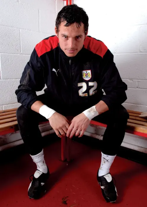 Framed Print : Chris Weale: The Unyielding Guardian of Bristol City's 08-09 Season Framed Print : Chris Weale: The Unyielding Guardian of Bristol City's 08-09 Season