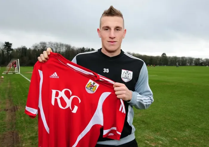 Framed Print : Chris Wood: Bristol City's New Striker Gears Up for Action in Training
