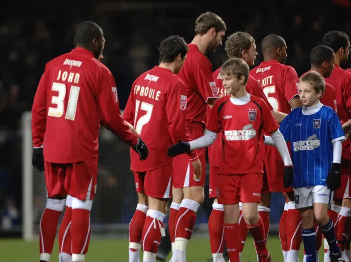 Framed Print : Clash of Champions: Ipswich Town vs. Bristol City (Season 08-09) Framed Print : Clash of Champions: Ipswich Town vs. Bristol City (Season 08-09)