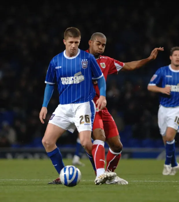 Framed Print : Clash of Champions: Ipswich Town vs. Bristol City (Season 08-09)