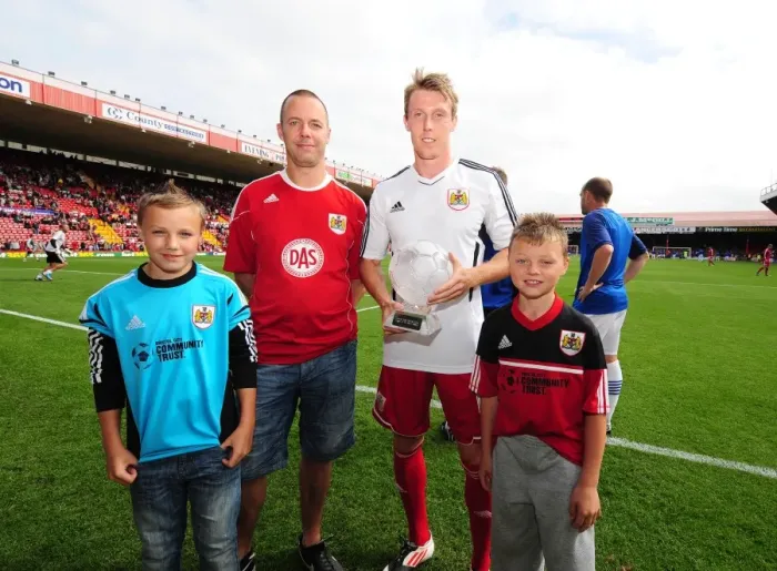 Framed Print : Clash in Championship: Bristol City vs. Blackburn Rovers at Ashton Gate Stadium (September 15, 2012)