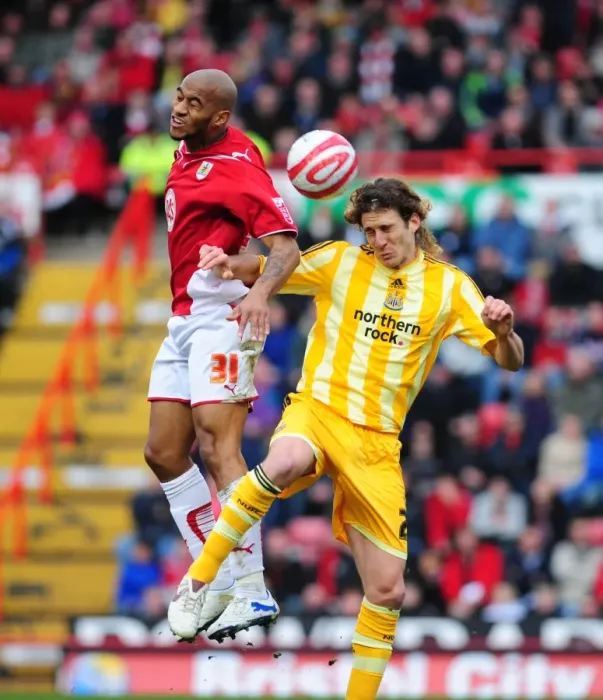 Framed Print : Clash in the Championship: Haynes vs. Coloccini - Bristol City vs. Newcastle United, 2003-10 Framed Print : Clash in the Championship: Haynes vs. Coloccini - Bristol City vs. Newcastle United, 2003-10
