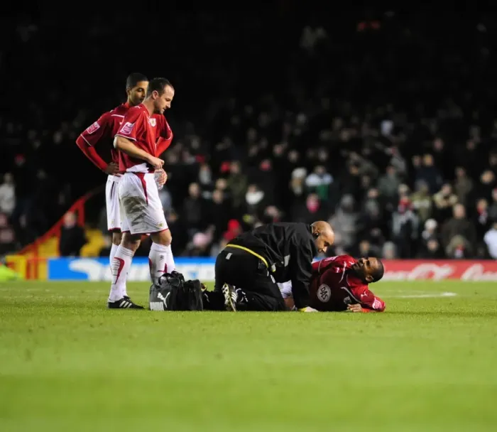 Framed Print : A Clash of Football Powers: Bristol City vs. Reading, 09-10 Season