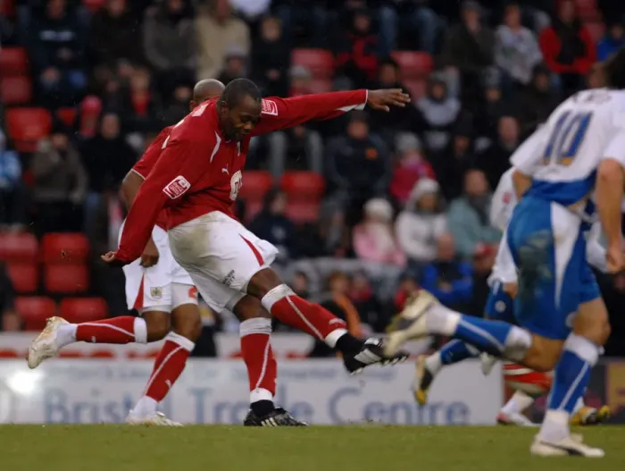 Framed Print : A Clash of Football Titans: Bristol City vs. Reading (08-09)