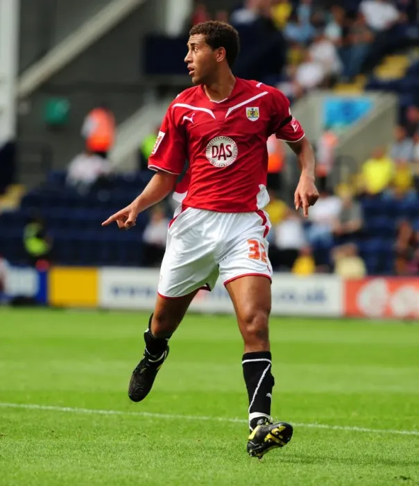 Framed Print : The Clash of Football Titans: Bristol City vs Preston North End (Season 09-10)