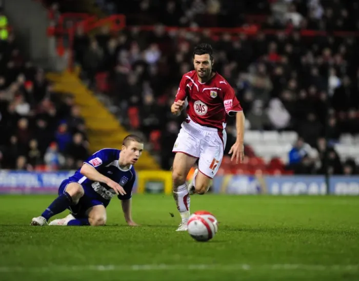 Framed Print : Clash of the Giants: Bristol City vs Ipswich Town (Season 09-10)