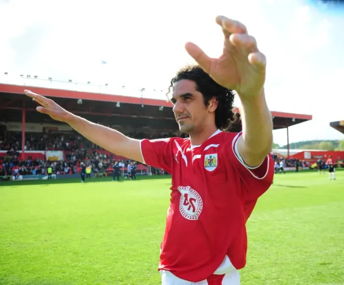 Framed Print : Clash of the Giants: Bristol City vs Sheffield Wednesday (Season 8-9)