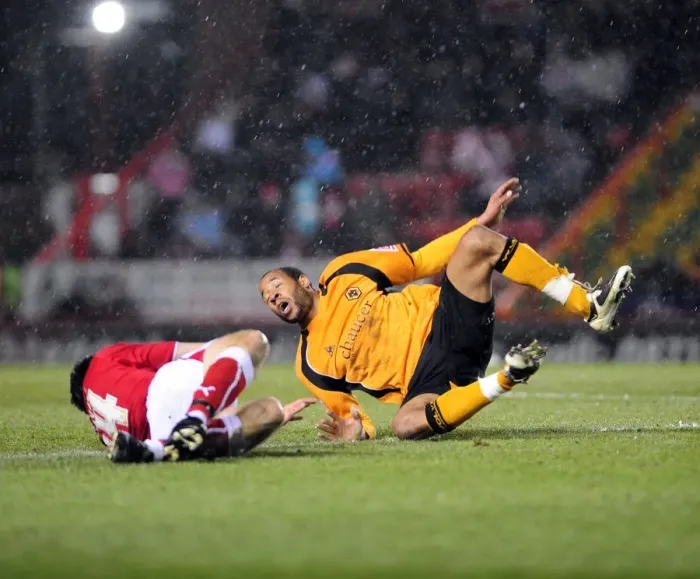 Framed Print : Clash of the Giants: Bristol City vs. Wolverhampton Wanderers - Season 08-09 Framed Print : Clash of the Giants: Bristol City vs. Wolverhampton Wanderers - Season 08-09