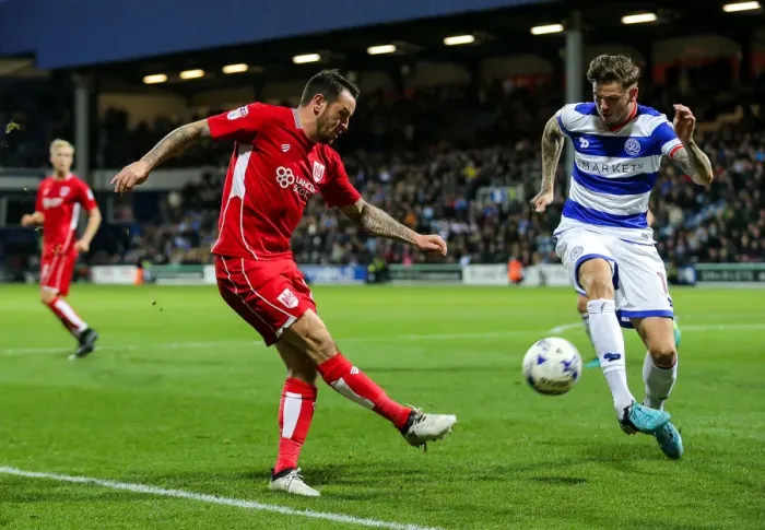 Framed Print : Clash at Loftus Road: Lee Tomlin vs Ben Gladwin - Championship Showdown