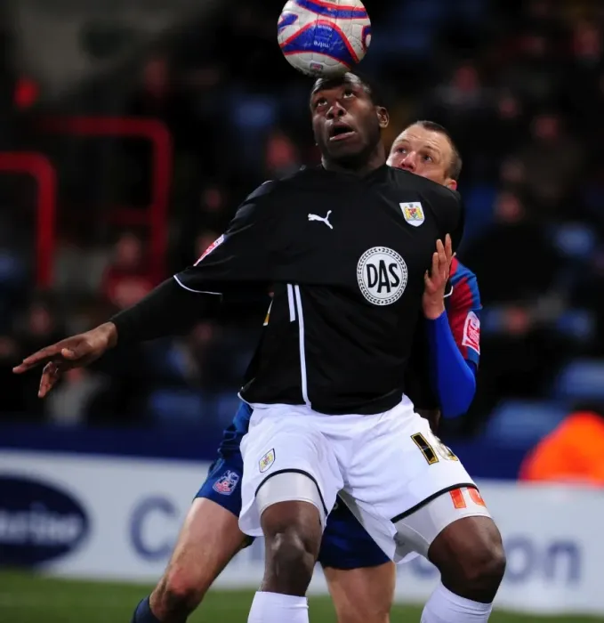 Framed Print : Clash at Selhurst Park: Akinde vs. Hill - Bristol City vs. Crystal Palace, Championship 2010 Framed Print : Clash at Selhurst Park: Akinde vs. Hill - Bristol City vs. Crystal Palace, Championship 2010