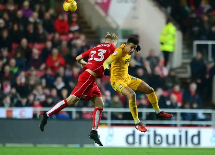 Framed Print : Clash in the Sky Bet Championship: Hordur Magnusson vs Callum Robinson, Bristol City vs Preston North End Framed Print : Clash in the Sky Bet Championship: Hordur Magnusson vs Callum Robinson, Bristol City vs Preston North End