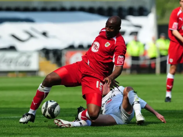 Framed Print : The Clash of the Swans and Robins: Swansea vs. Bristol City (Season 08-09) - Football Rivalry