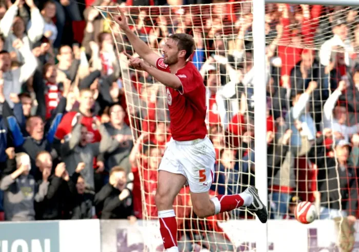 Framed Print : Clash of Titans: Bristol City vs Norwich City (Season 08-09) Framed Print : Clash of Titans: Bristol City vs Norwich City (Season 08-09)