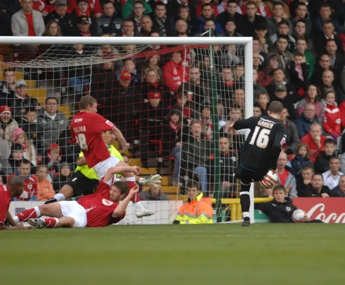 Framed Print : Clash of Titans: Bristol City vs. Nottingham Forest (Season 08-09)