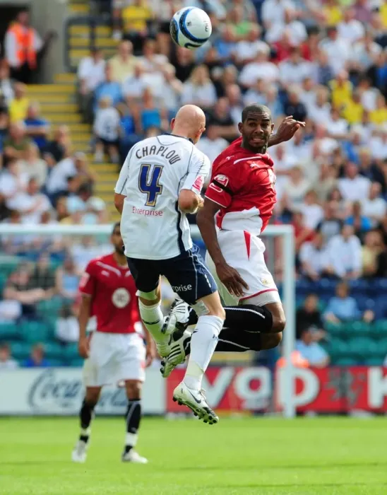 Framed Print : The Clash of Titans: Bristol City vs Preston North End (Season 09-10) Framed Print : The Clash of Titans: Bristol City vs Preston North End (Season 09-10)