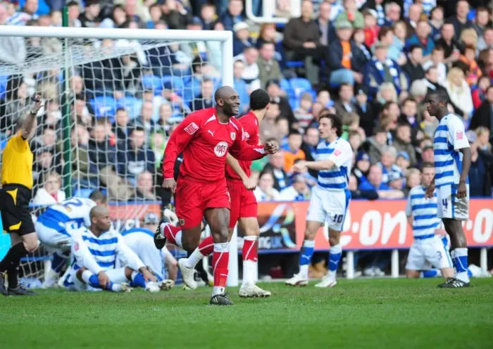 Framed Print : Clash of Titans: Reading vs. Bristol City (Season 08-09) Framed Print : Clash of Titans: Reading vs. Bristol City (Season 08-09)
