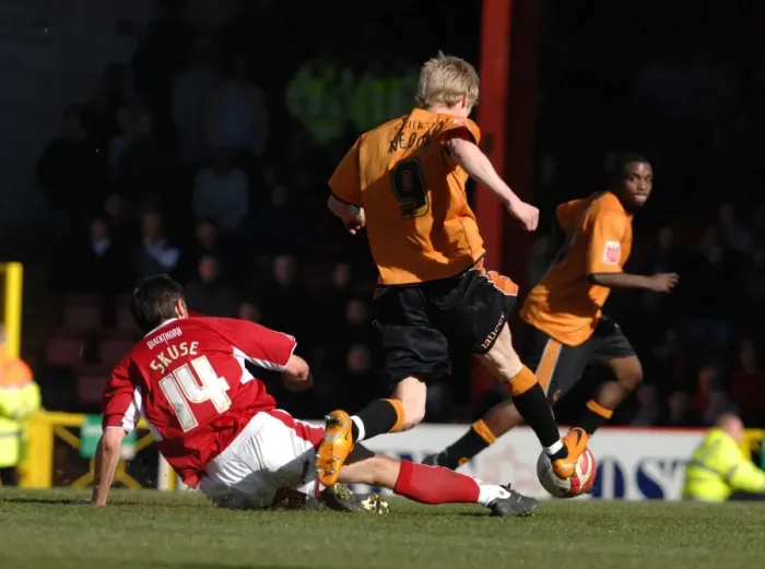 Framed Print : Cole Skuse in Action: Bristol City vs. Wolverhampton Wanderers Framed Print : Cole Skuse in Action: Bristol City vs. Wolverhampton Wanderers