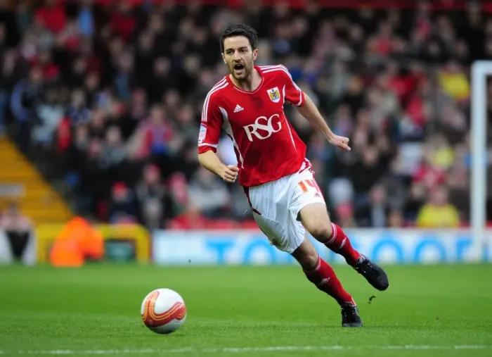 Framed Print : Cole Skuse in Action: Bristol City vs Southampton Framed Print : Cole Skuse in Action: Bristol City vs Southampton