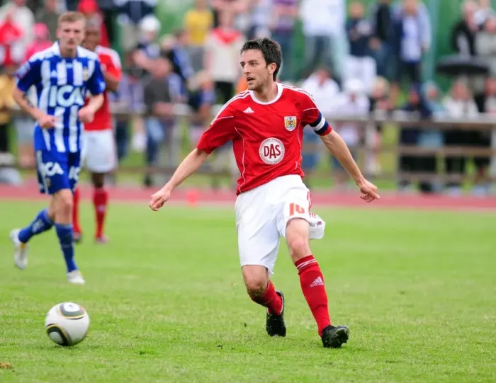 Framed Print : Cole Skuse in Action: IFK Gothenburg vs. Bristol City