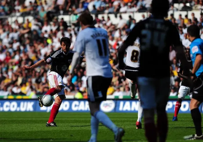 Framed Print : Cole Skuse Stunner: Derby County vs. Bristol City, Championship, 30 / 04 / 2011 Framed Print : Cole Skuse Stunner: Derby County vs. Bristol City, Championship, 30 / 04 / 2011