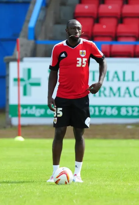 Framed Print : Damion Stewart in Pre-Season Training with Bristol City FC - Scotland Tour (Joe Meredith / Josephmeredith, July 2012) Framed Print : Damion Stewart in Pre-Season Training with Bristol City FC - Scotland Tour (Joe Meredith / Josephmeredith, July 2012)