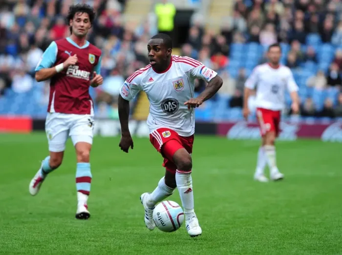 Framed Print : Danny Rose in Action: Burnley vs. Bristol City Championship Clash at Turf Moor (25 / 09 / 2010) Framed Print : Danny Rose in Action: Burnley vs. Bristol City Championship Clash at Turf Moor (25 / 09 / 2010)